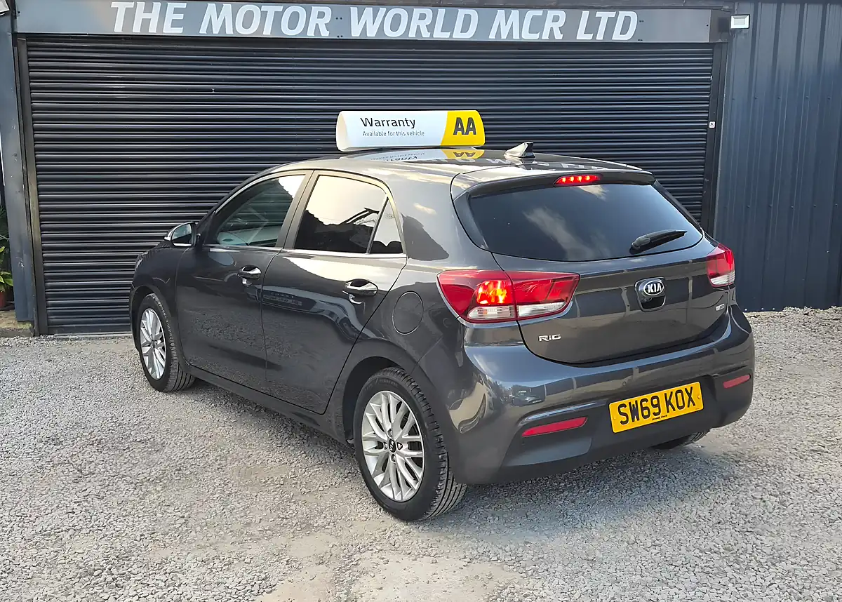 Used 2020 Kia Rio 3 Grey - Interior and Exterior details 3