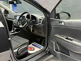 Used 2020 Kia Sportage 2 Black - Interior and Exterior details 11
