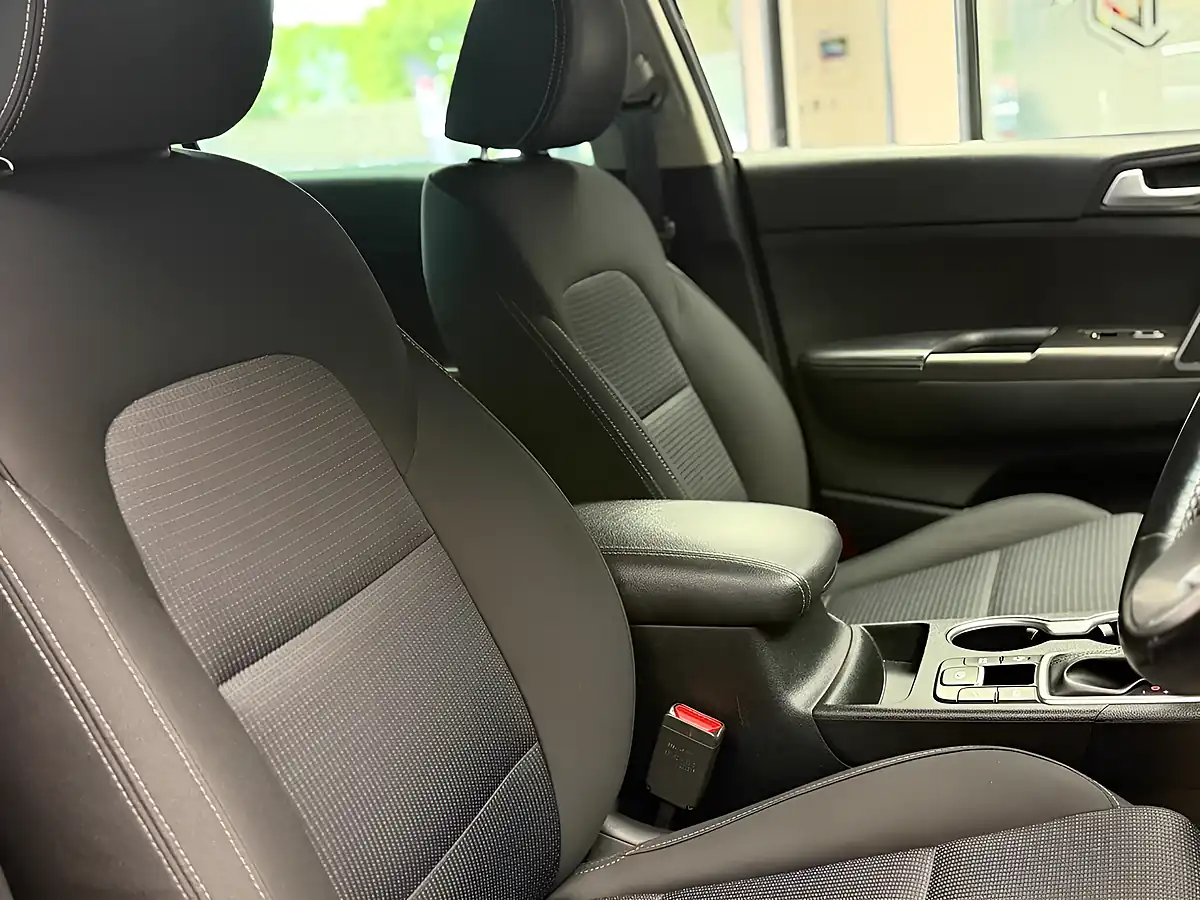 Used 2020 Kia Sportage 2 Black - Interior and Exterior details 14