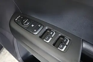 Used 2020 Kia Sportage 2 Black - Interior and Exterior details 20
