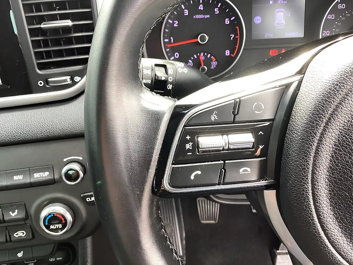 Used 2020 Kia Sportage 2 Grey - Interior and Exterior details 12