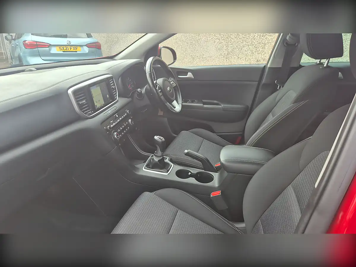 Used 2020 Kia Sportage 2 Red - Interior and Exterior details 11