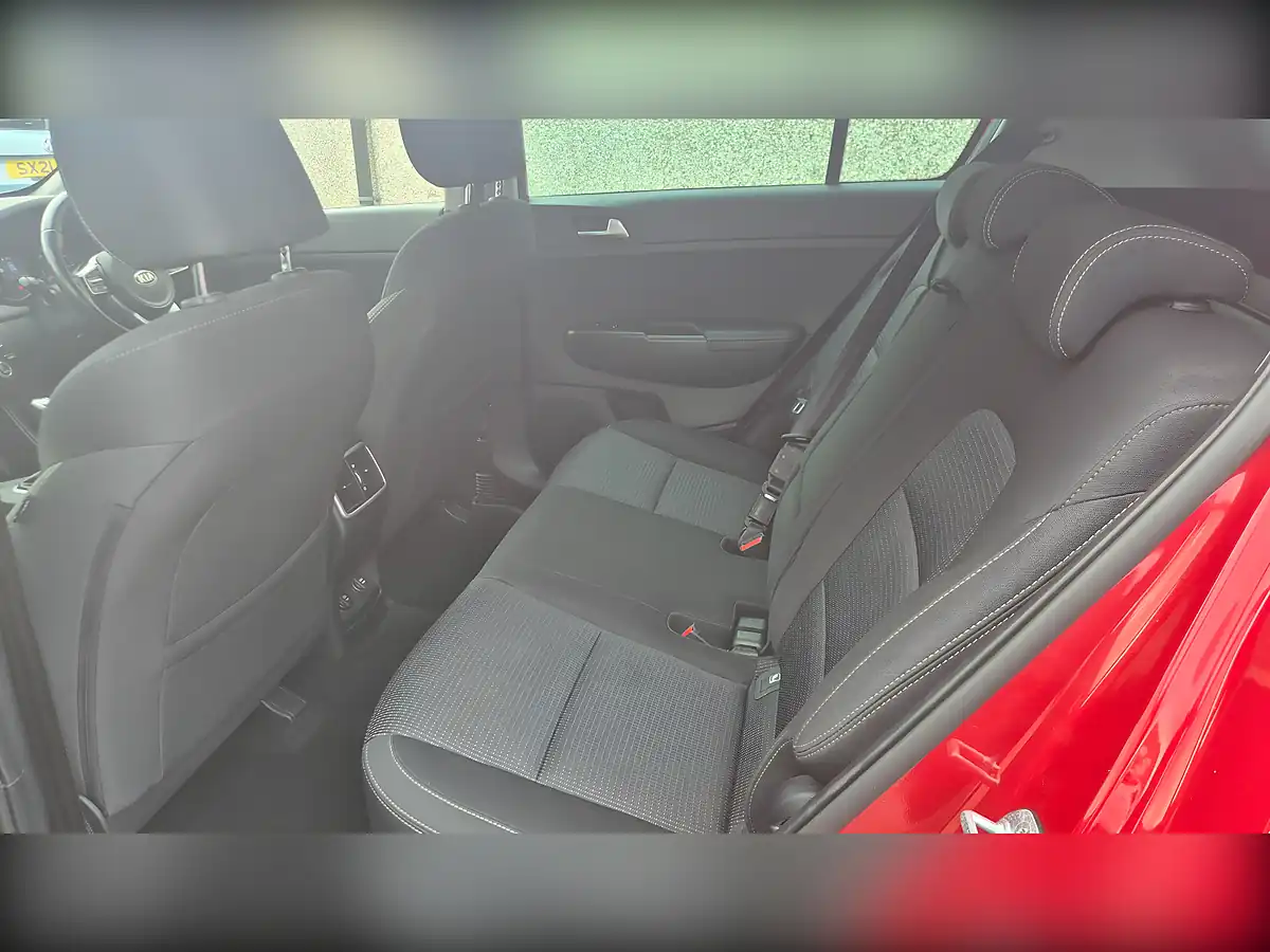 Used 2020 Kia Sportage 2 Red - Interior and Exterior details 12
