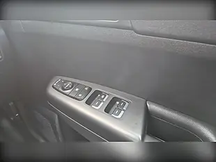 Used 2020 Kia Sportage 2 Red - Interior and Exterior details 14