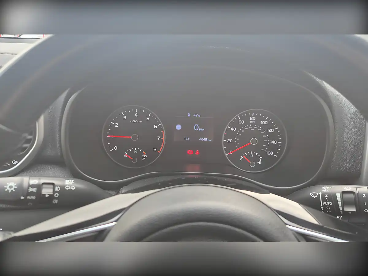 Used 2020 Kia Sportage 2 Red - Interior and Exterior details 15