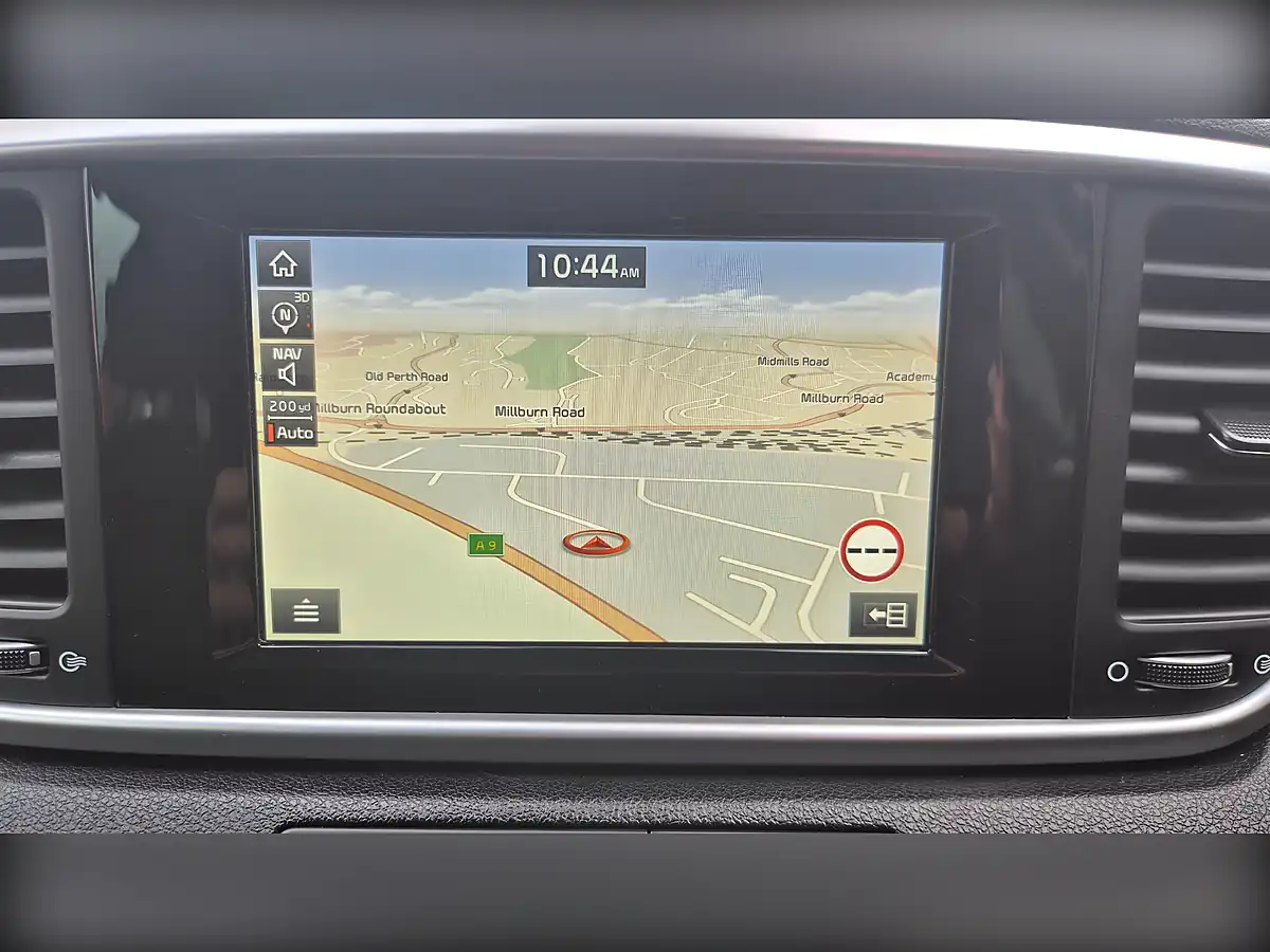 Used 2020 Kia Sportage 2 Red - Interior and Exterior details 17
