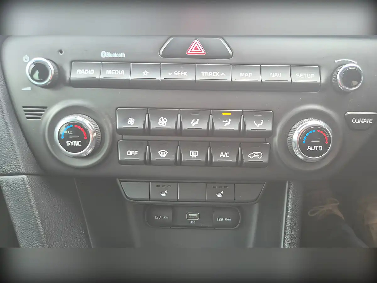 Used 2020 Kia Sportage 2 Red - Interior and Exterior details 19