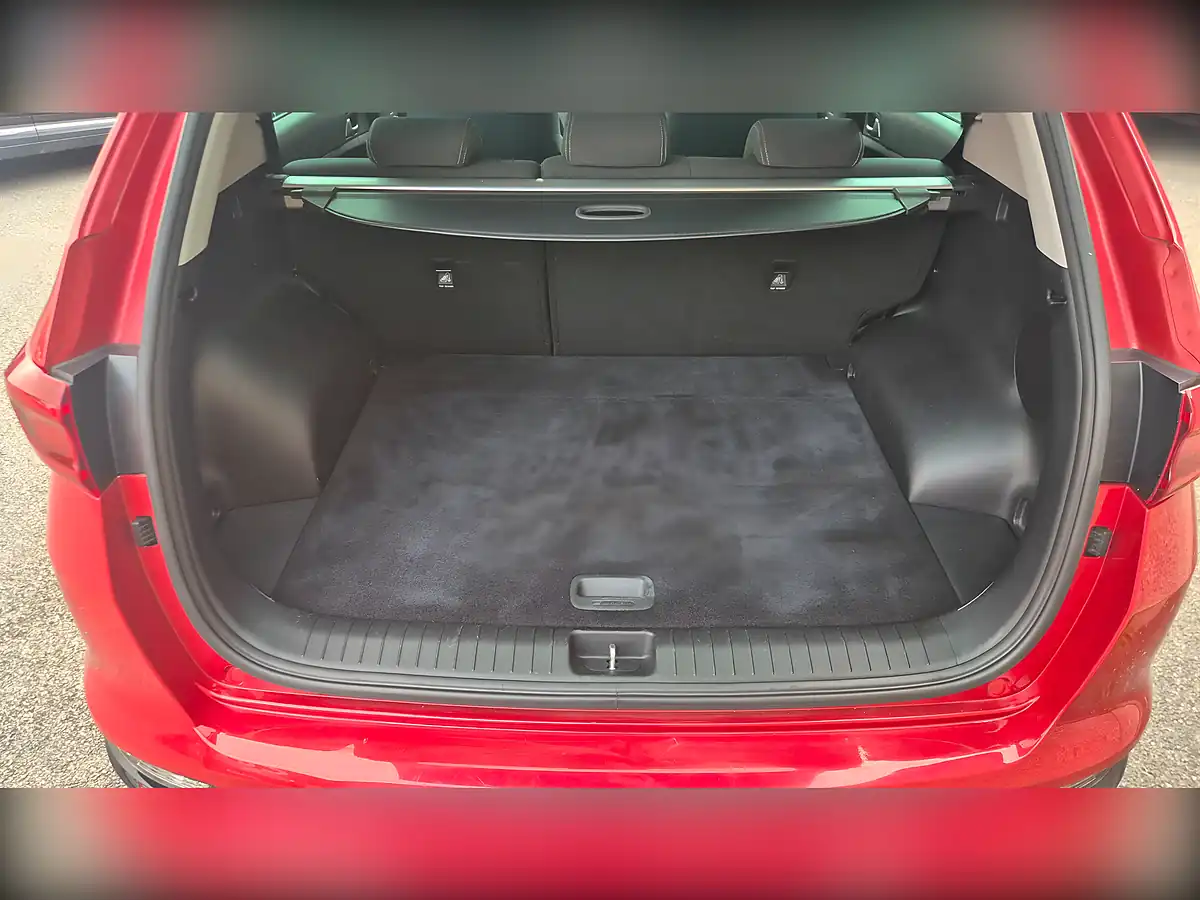 Used 2020 Kia Sportage 2 Red - Interior and Exterior details 7