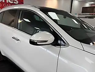 Used 2020 Kia Sportage 2 White - Interior and Exterior details 13