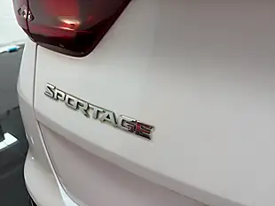 Used 2020 Kia Sportage 2 White - Interior and Exterior details 17