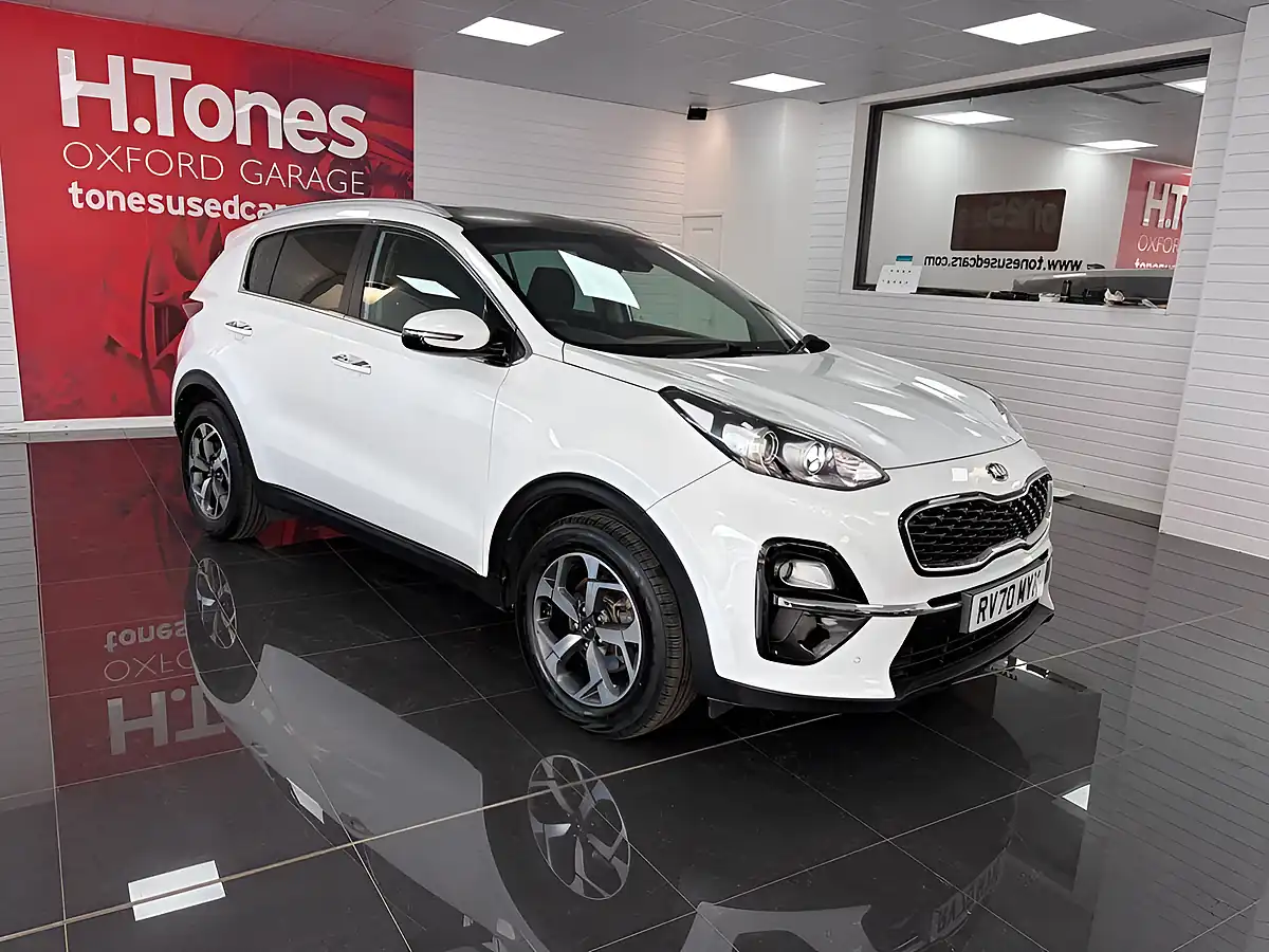 Used 2020 Kia Sportage 2 White - Interior and Exterior details 2