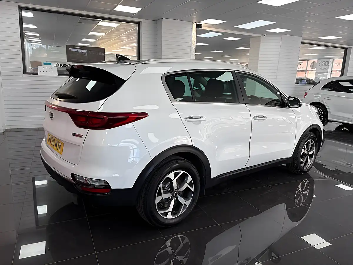 Used 2020 Kia Sportage 2 White - Interior and Exterior details 4