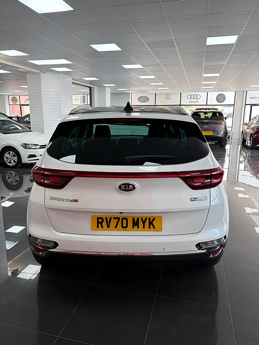 Used 2020 Kia Sportage 2 White - Interior and Exterior details 5