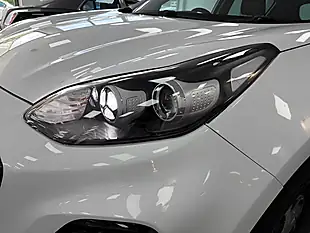 Used 2020 Kia Sportage 2 White - Interior and Exterior details 9