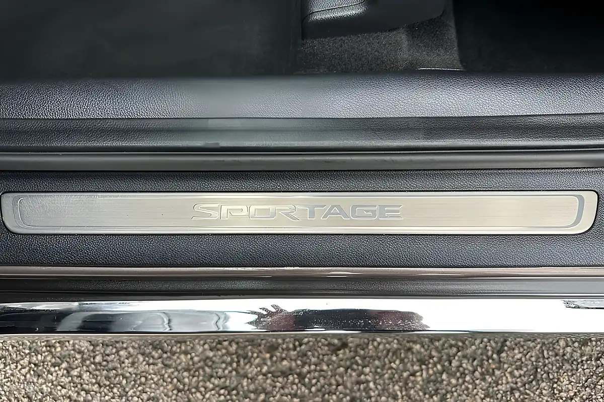 Used 2020 Kia Sportage 4 Brown - Interior and Exterior details 19