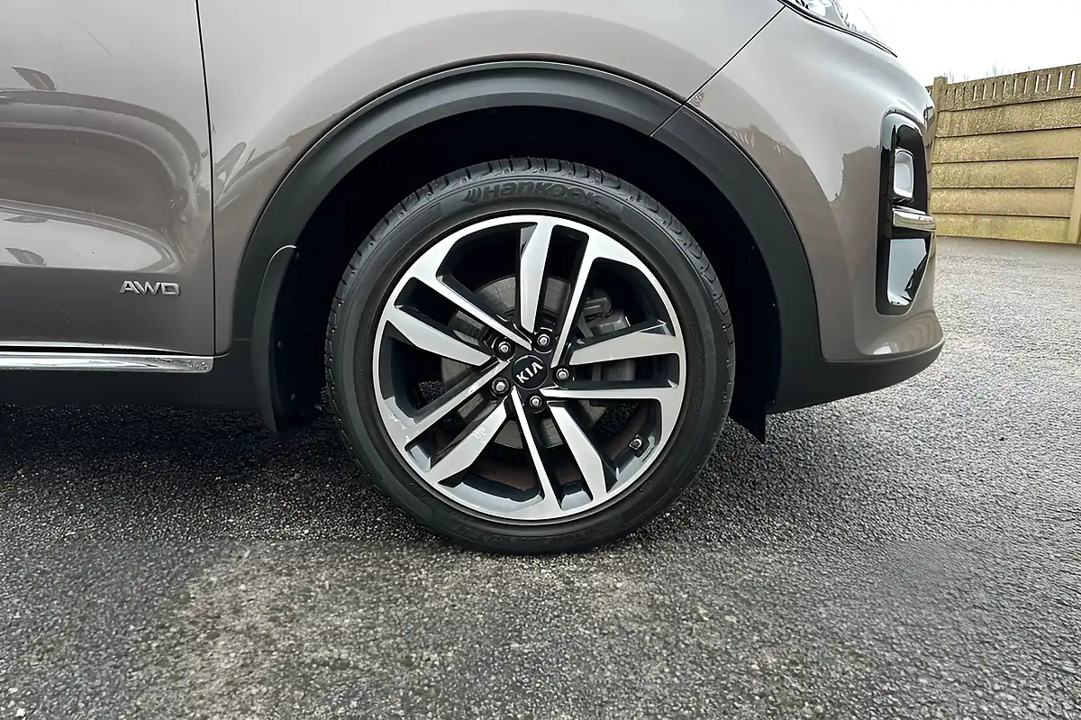 Used 2020 Kia Sportage 4 Brown - Interior and Exterior details 9