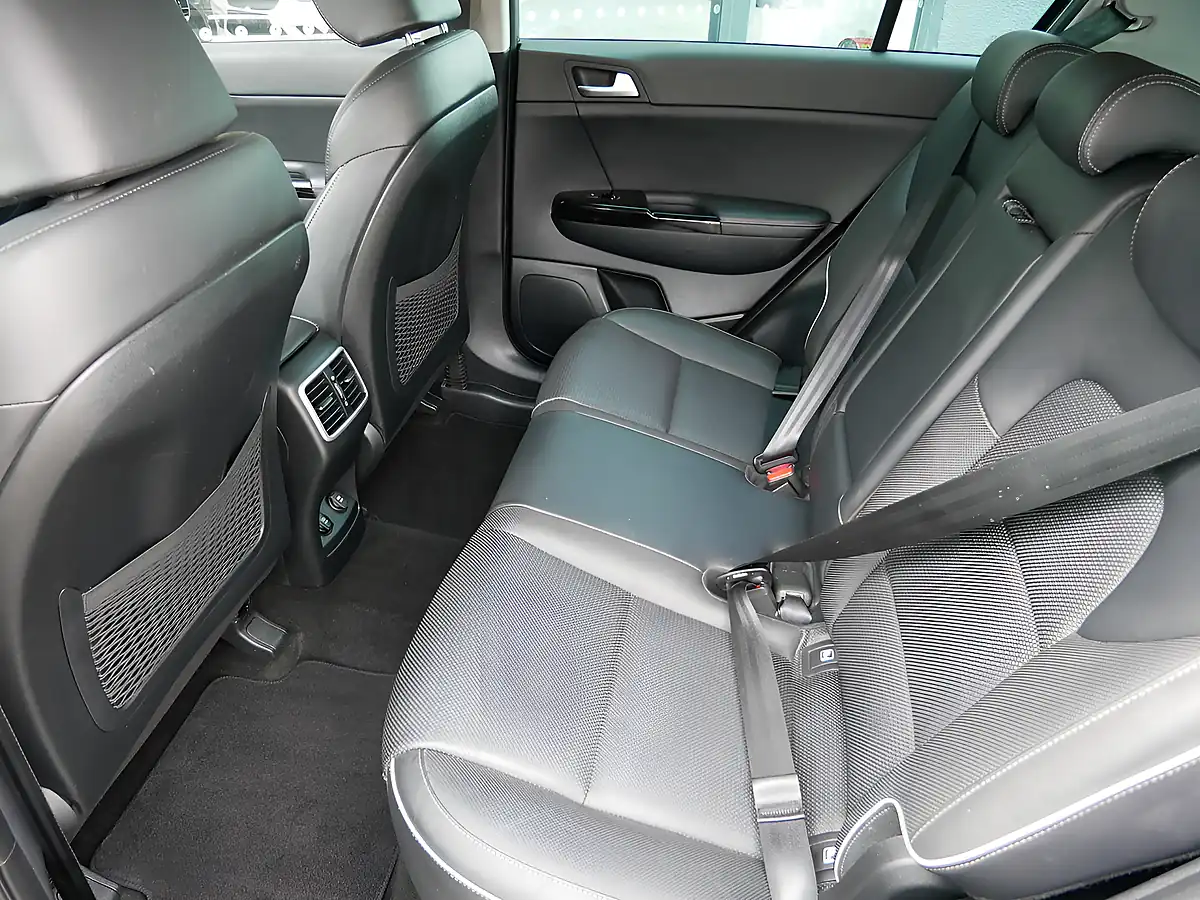 Used 2020 Kia Sportage Dark Penta Metal - Interior and Exterior details 19