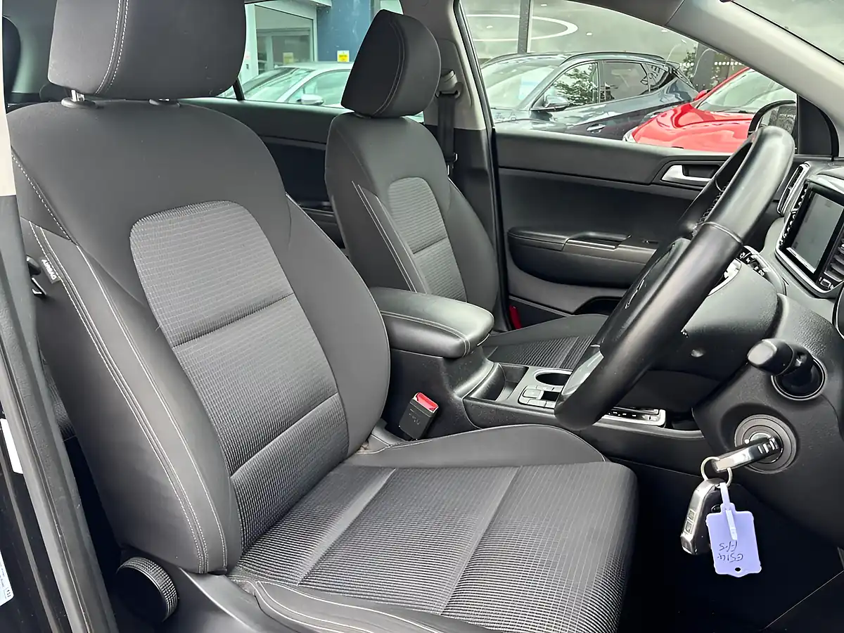 Used 2020 Kia Sportage Ecodynamics+ 2 Midnight Black - Interior and Exterior details 3