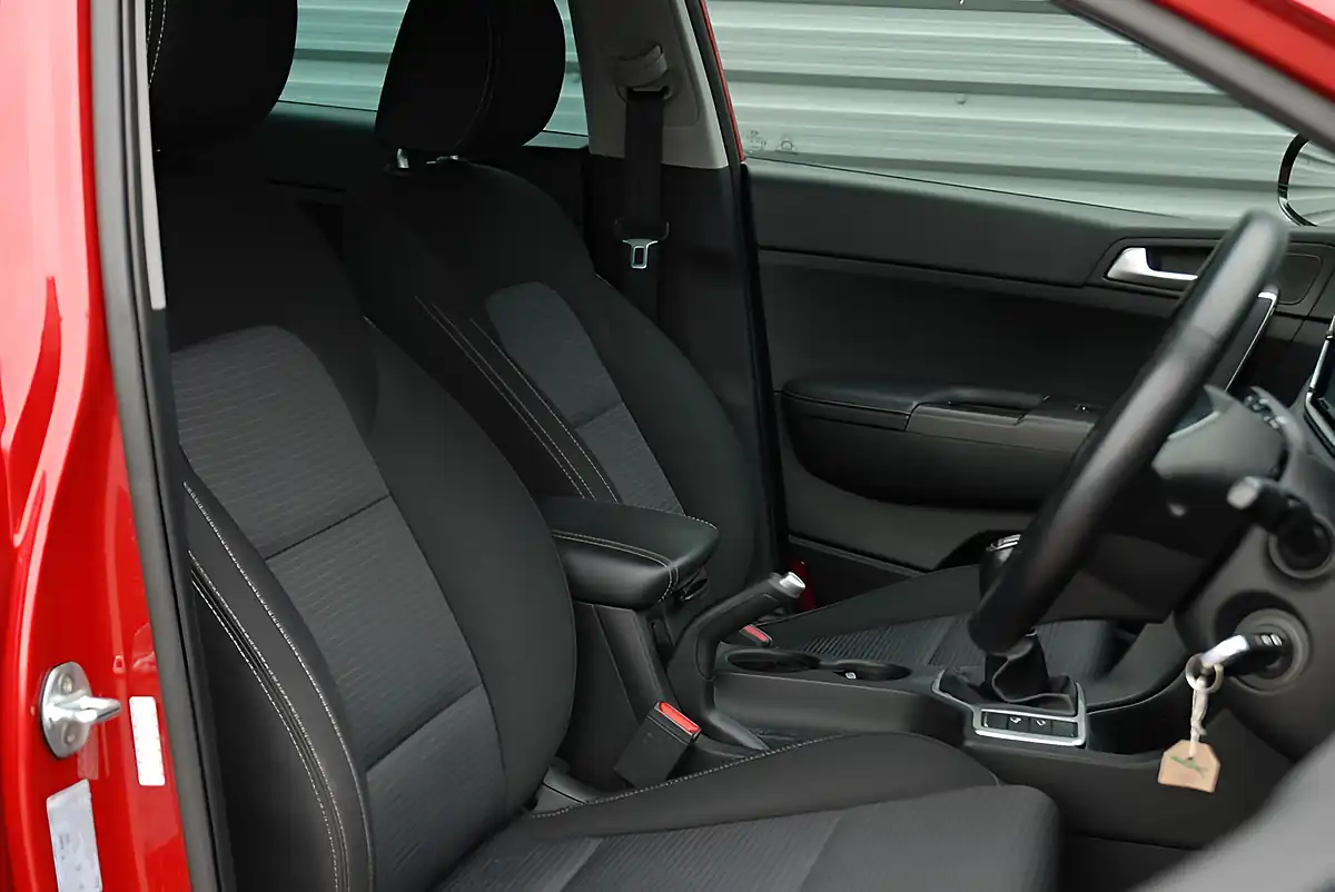 Used 2020 Kia Sportage Ecodynamics+ 2 Red - Interior and Exterior details 5