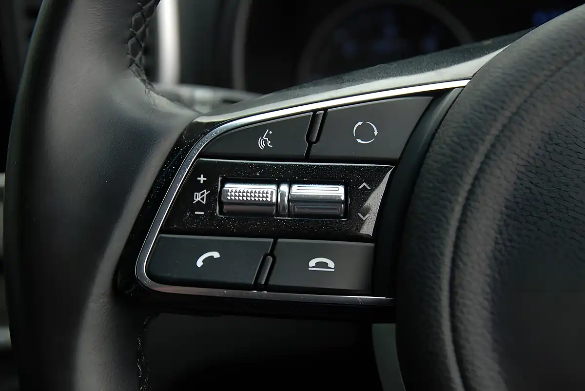 Used 2020 Kia Sportage Ecodynamics+ 2 Red - Interior and Exterior details 7