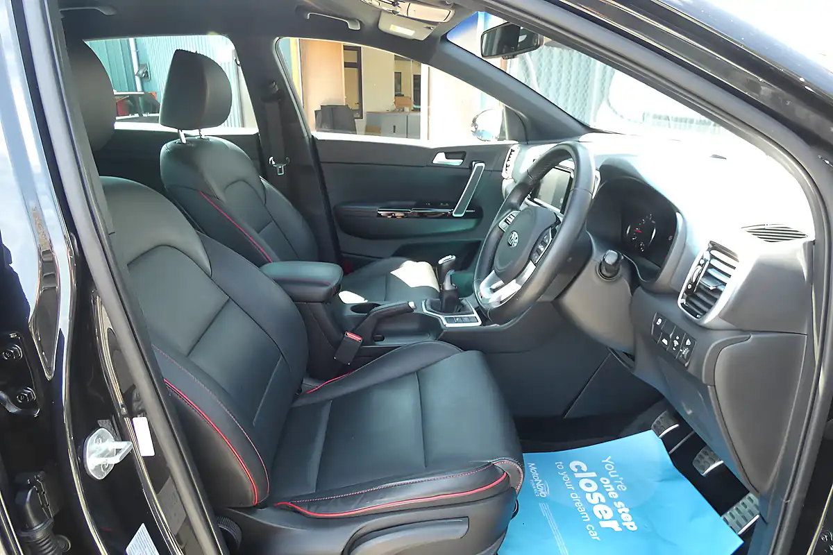Used 2020 Kia Sportage GT-Line Black - Interior and Exterior details 7
