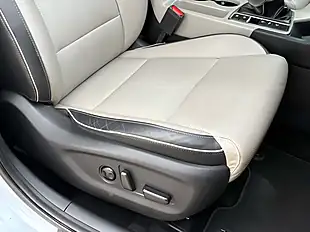 Used 2020 Kia Sportage Platinum Edition Lunar Silver - Interior and Exterior details 10