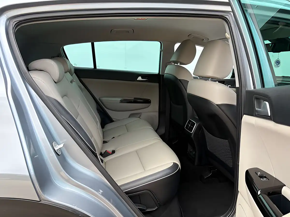 Used 2020 Kia Sportage Platinum Edition Lunar Silver - Interior and Exterior details 12