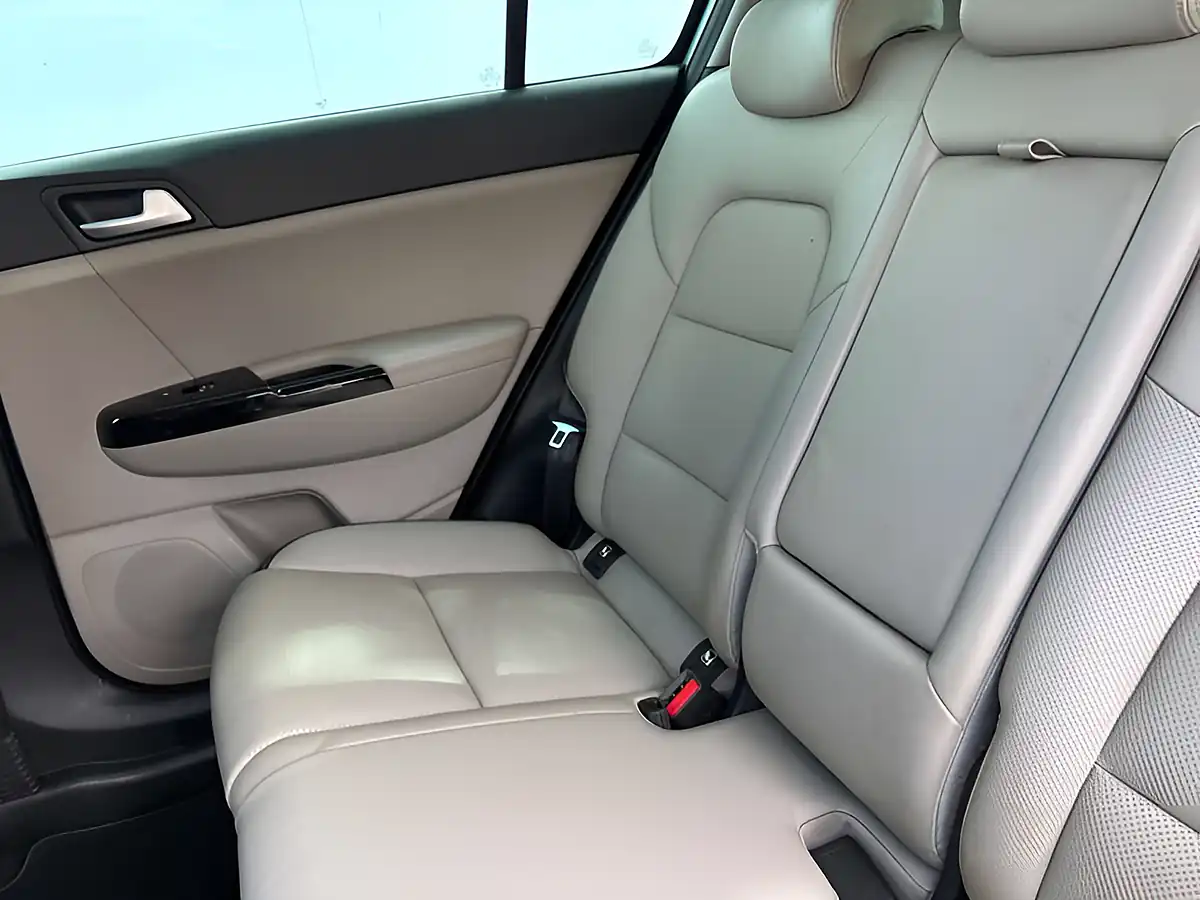 Used 2020 Kia Sportage Platinum Edition Lunar Silver - Interior and Exterior details 19