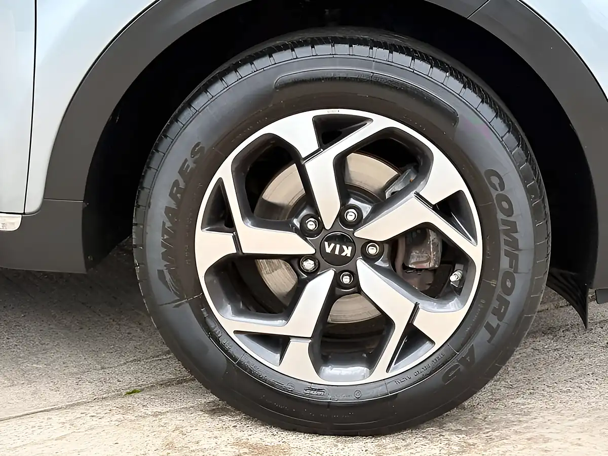Used 2020 Kia Sportage Platinum Edition Lunar Silver - Interior and Exterior details 9