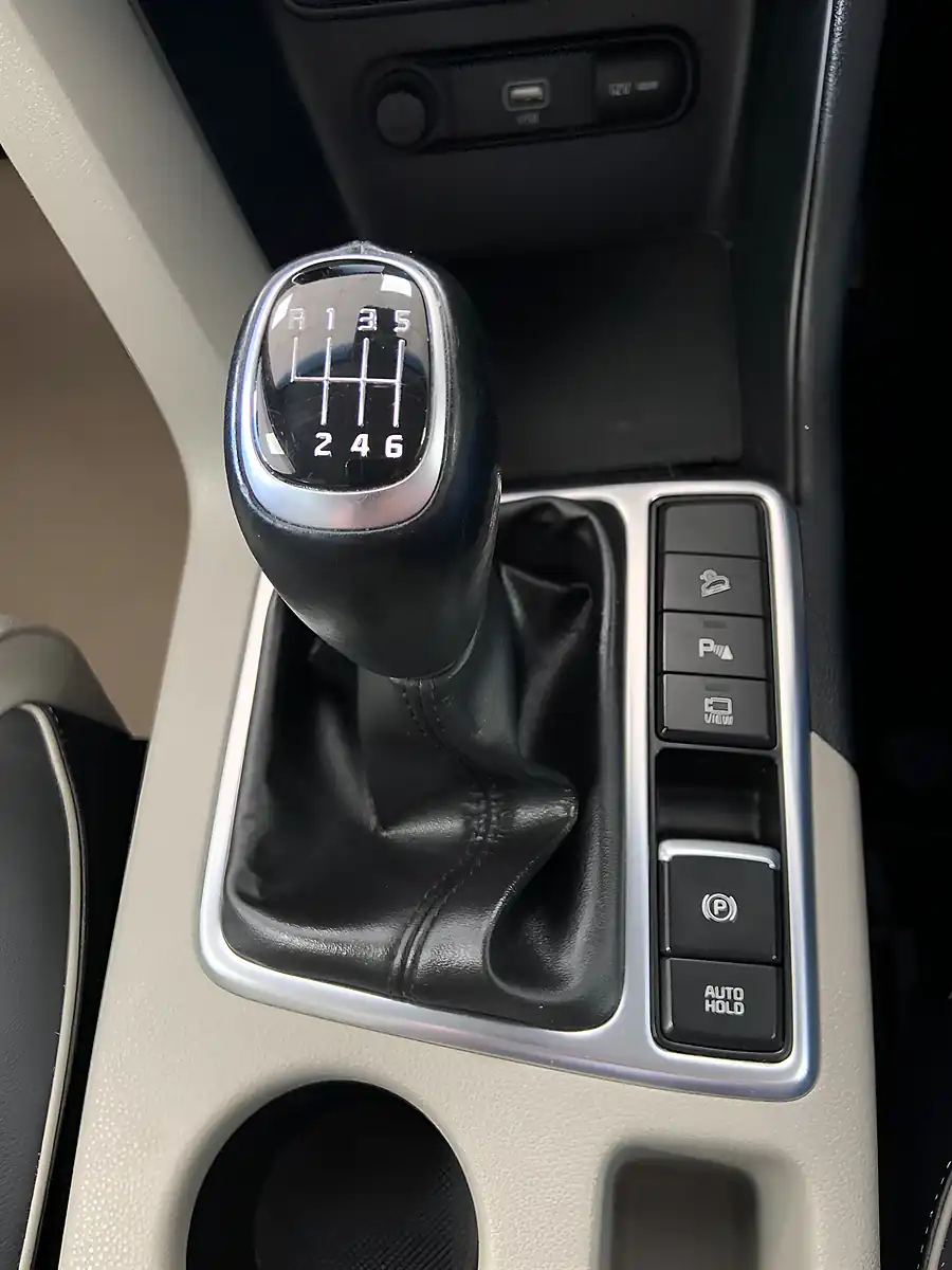 Used 2020 Kia Sportage Platinum Edition Silver - Interior and Exterior details 16