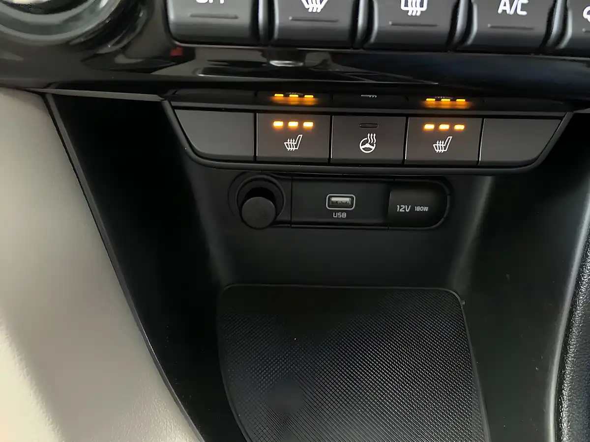 Used 2020 Kia Sportage Platinum Edition Silver - Interior and Exterior details 17