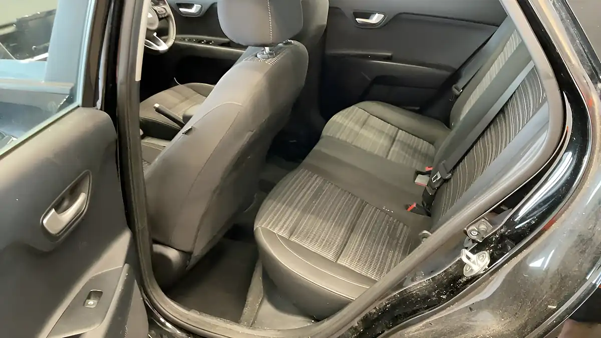 Used 2020 Kia Stonic 2 Black - Interior and Exterior details 6