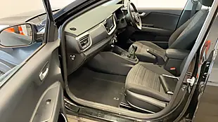 Used 2020 Kia Stonic 2 Black - Interior and Exterior details 7