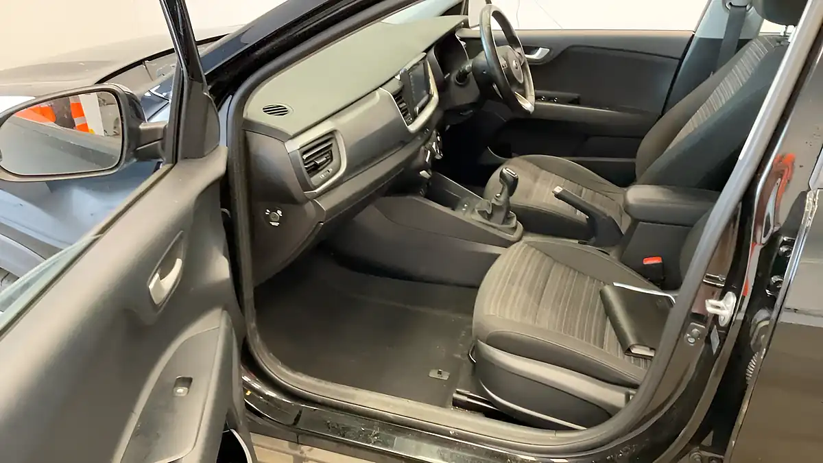 Used 2020 Kia Stonic 2 Black - Interior and Exterior details 7