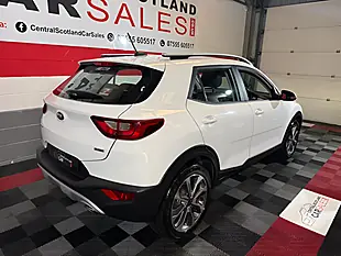 Used 2020 Kia Stonic 2 White - Interior and Exterior details 11
