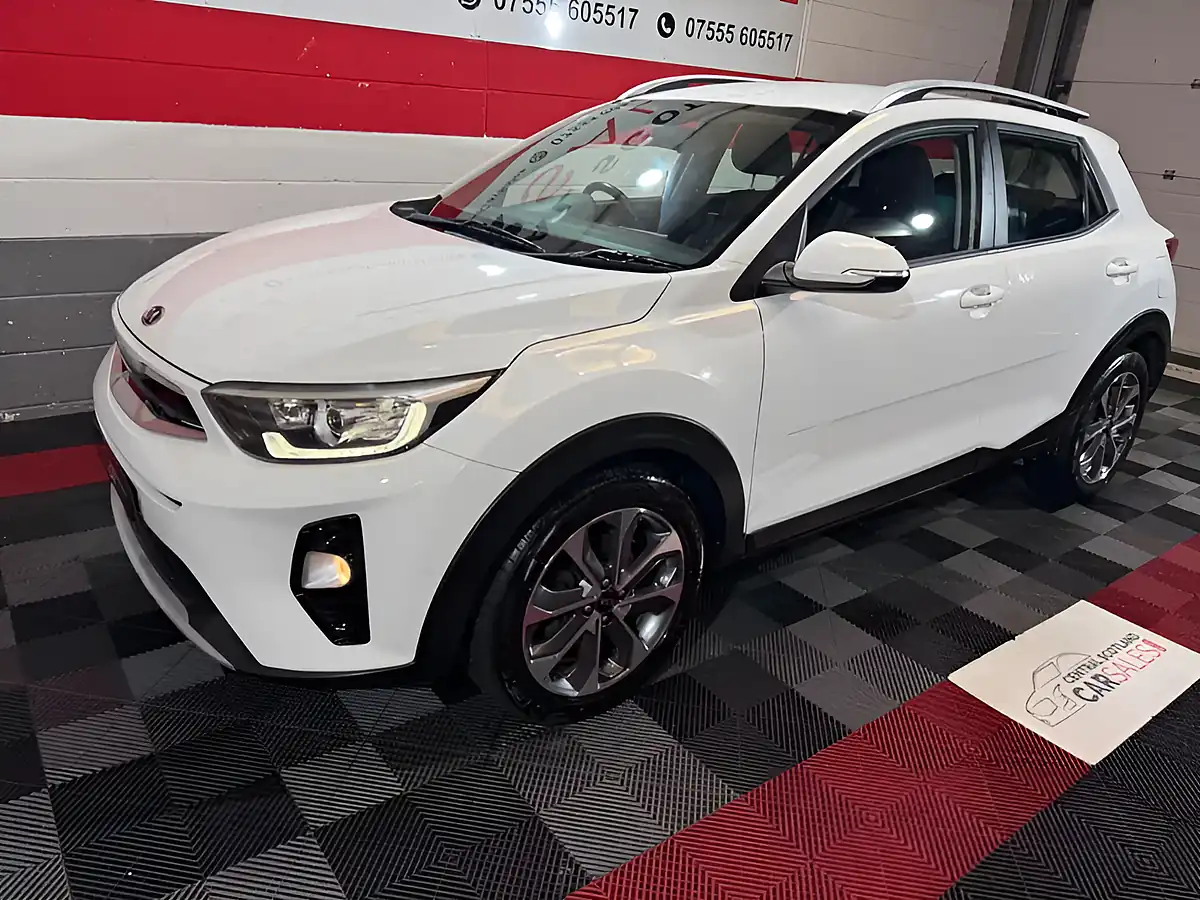 Used 2020 Kia Stonic 2 White - Interior and Exterior details 2