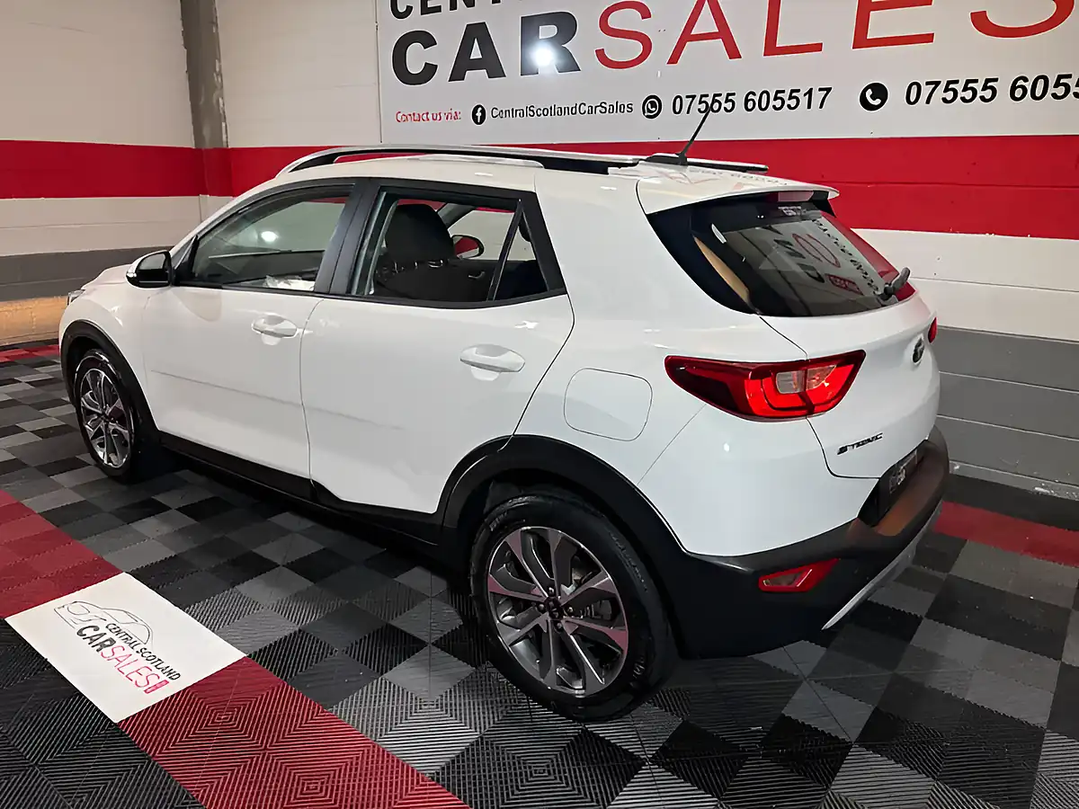 Used 2020 Kia Stonic 2 White - Interior and Exterior details 3