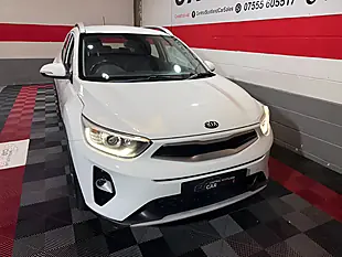 Used 2020 Kia Stonic 2 White - Interior and Exterior details 6