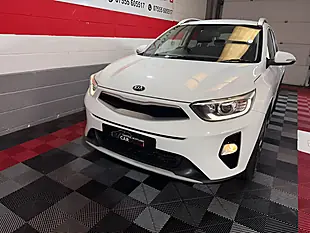 Used 2020 Kia Stonic 2 White - Interior and Exterior details 7