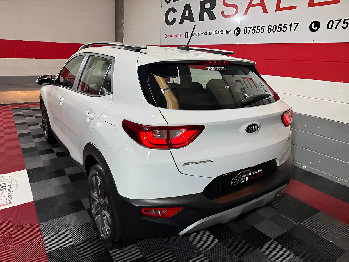 Used 2020 Kia Stonic 2 White - Interior and Exterior details 9