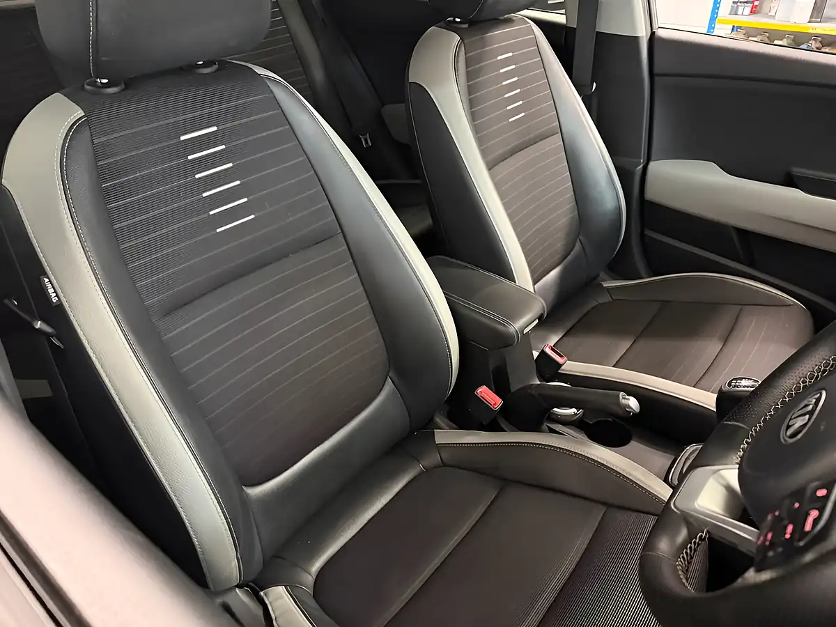 Used 2020 Kia Stonic 3 Graphite Grey - Interior and Exterior details 10