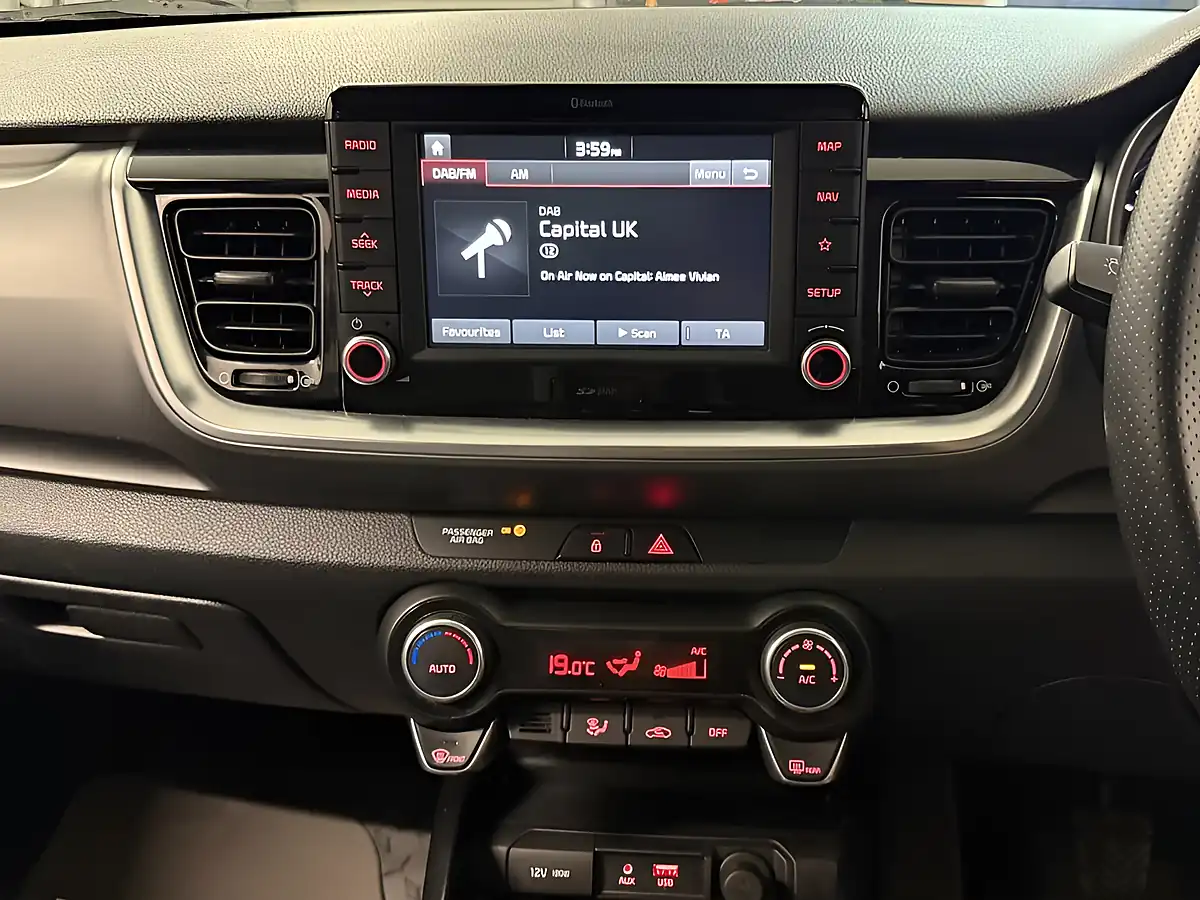 Used 2020 Kia Stonic 3 Graphite Grey - Interior and Exterior details 14