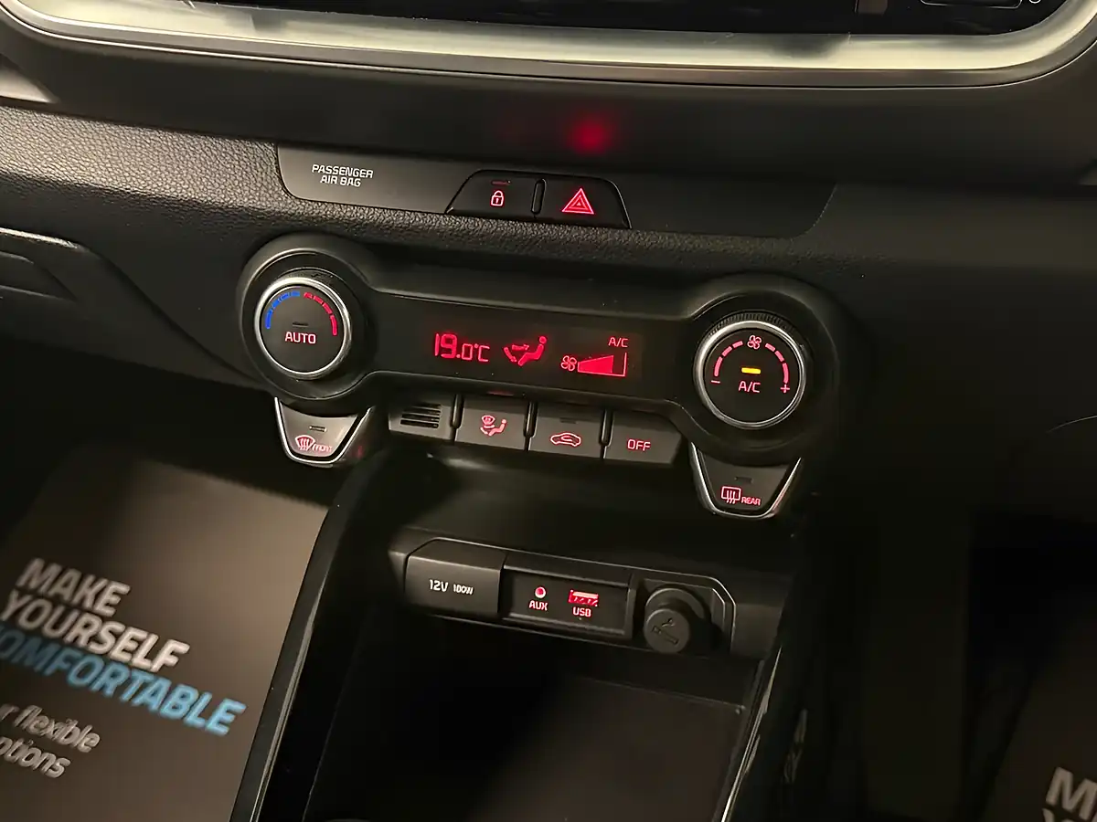 Used 2020 Kia Stonic 3 Graphite Grey - Interior and Exterior details 17