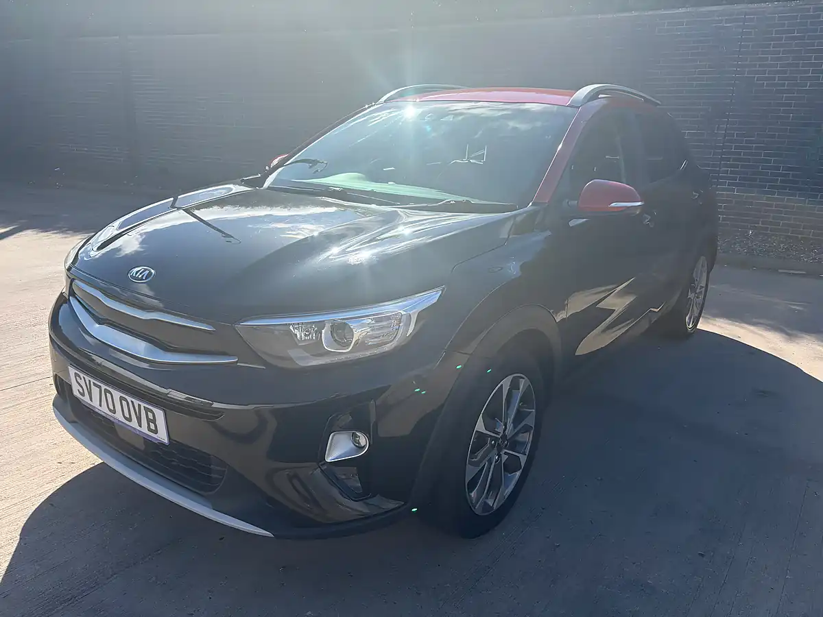 Used 2020 Kia Stonic 4 Black - Front View