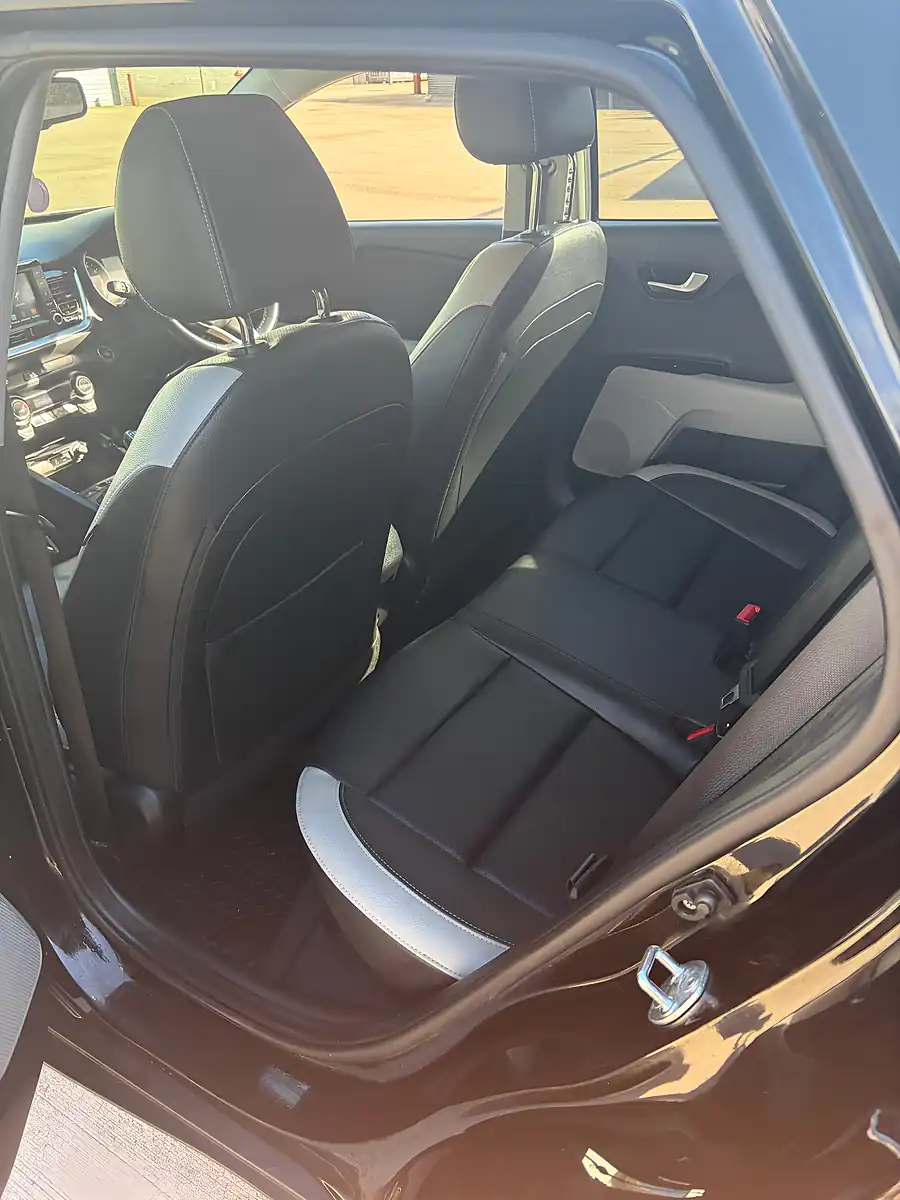 Used 2020 Kia Stonic 4 Black - Interior and Exterior details 10
