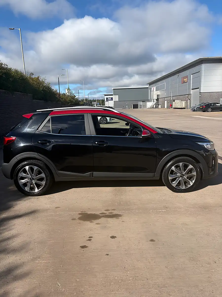 Used 2020 Kia Stonic 4 Black - Interior and Exterior details 6