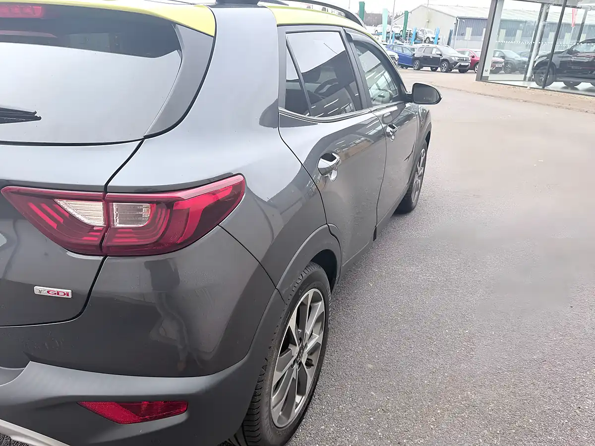 Used 2020 Kia Stonic 4 Grey - Interior and Exterior details 11