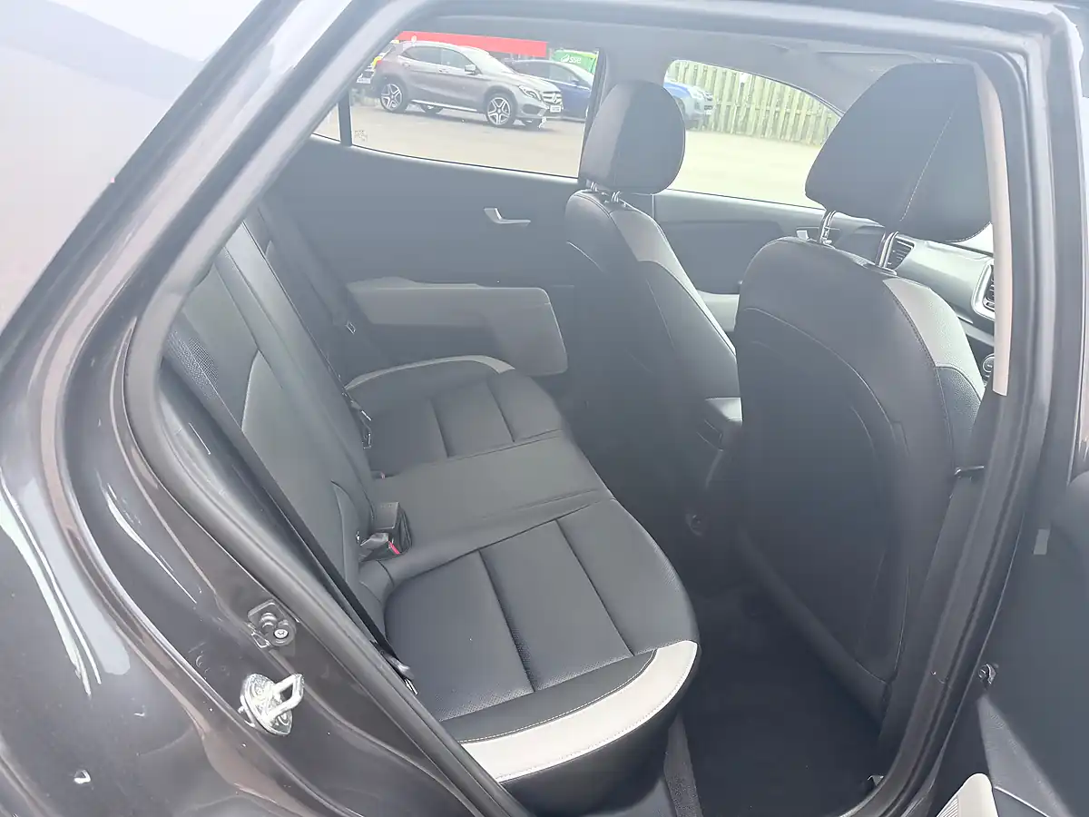 Used 2020 Kia Stonic 4 Grey - Interior and Exterior details 12