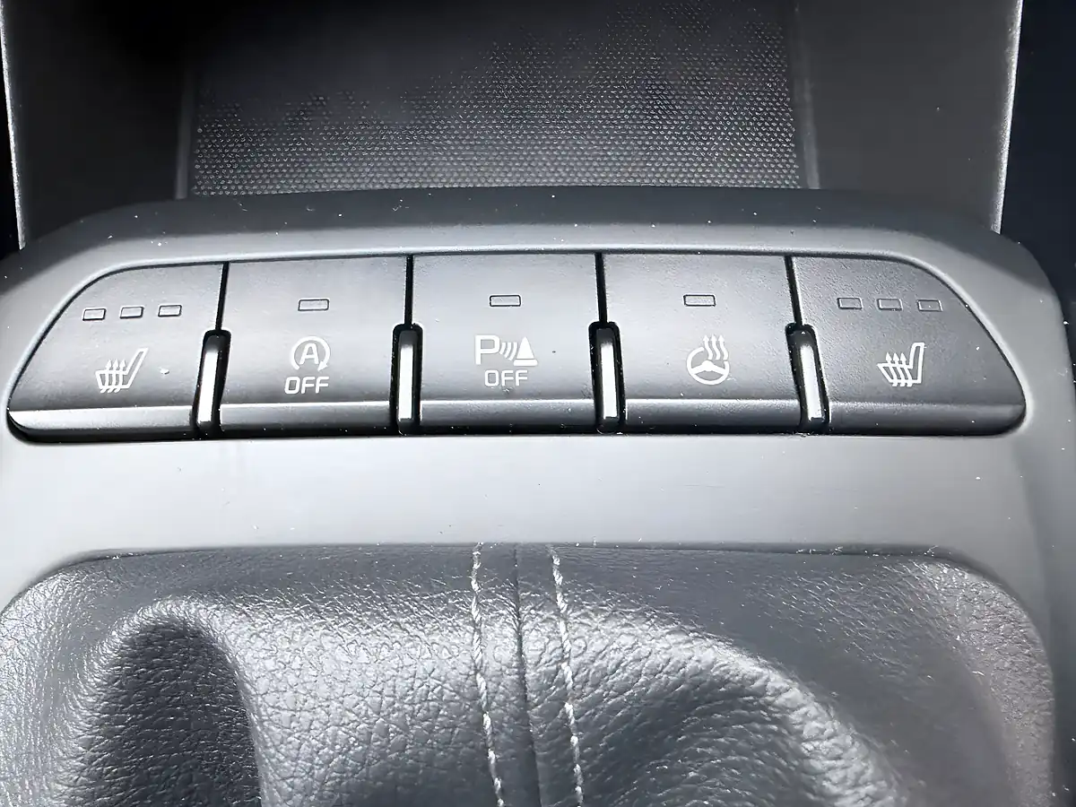 Used 2020 Kia Stonic 4 Grey - Interior and Exterior details 19