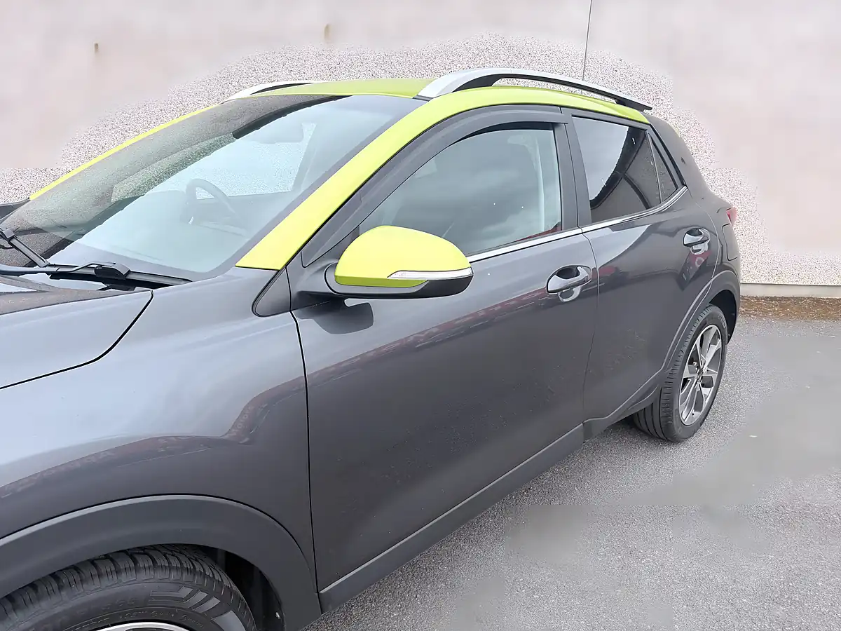 Used 2020 Kia Stonic 4 Grey - Interior and Exterior details 6